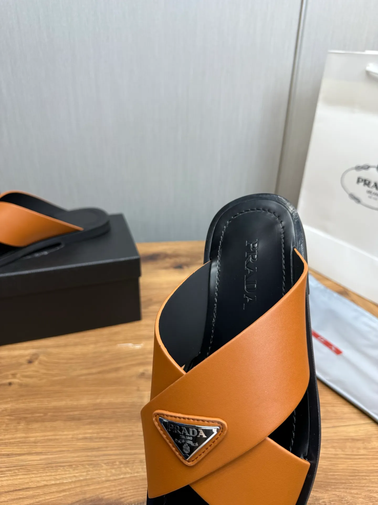 Factory price 340💰 ＰＲＡＤＡPrada - popular men's slippers hot sale 🔥 🩴Official website one to one production 38-45 sizes 45 46 🉑️Customized!